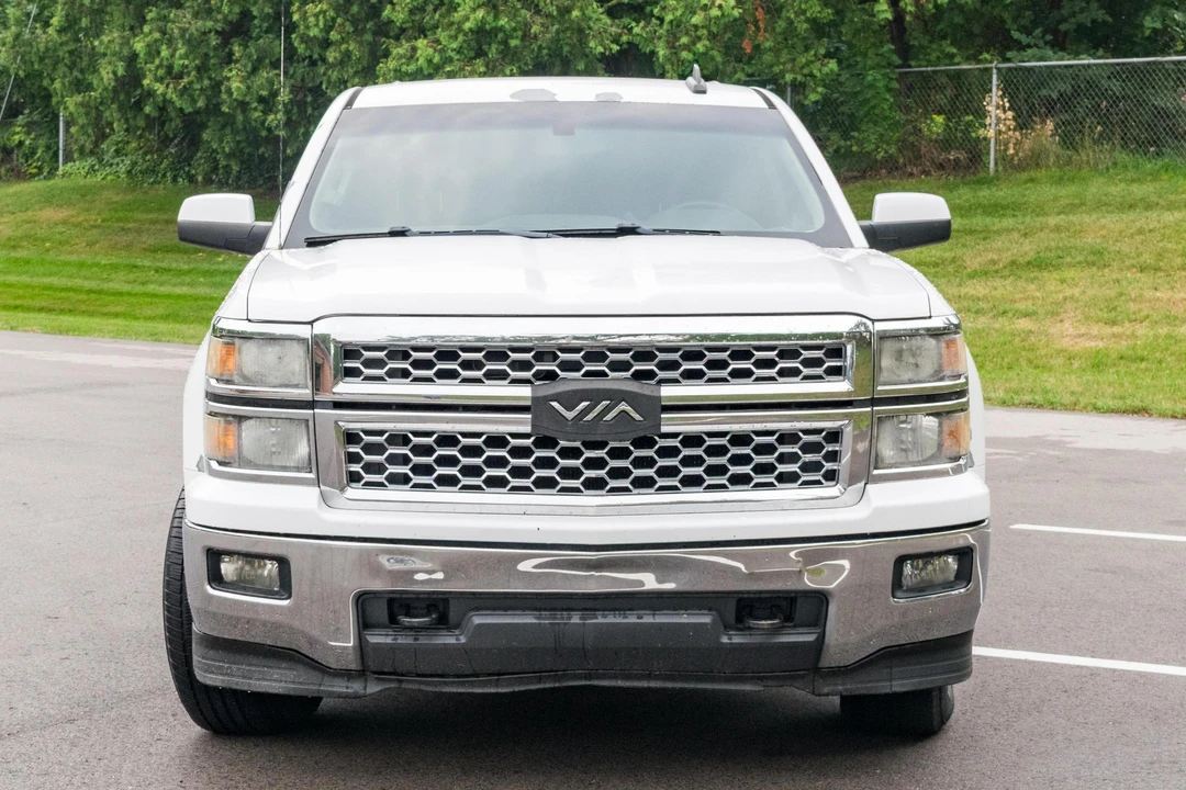 2015 Chevrolet Silverado - Image 2 of 31