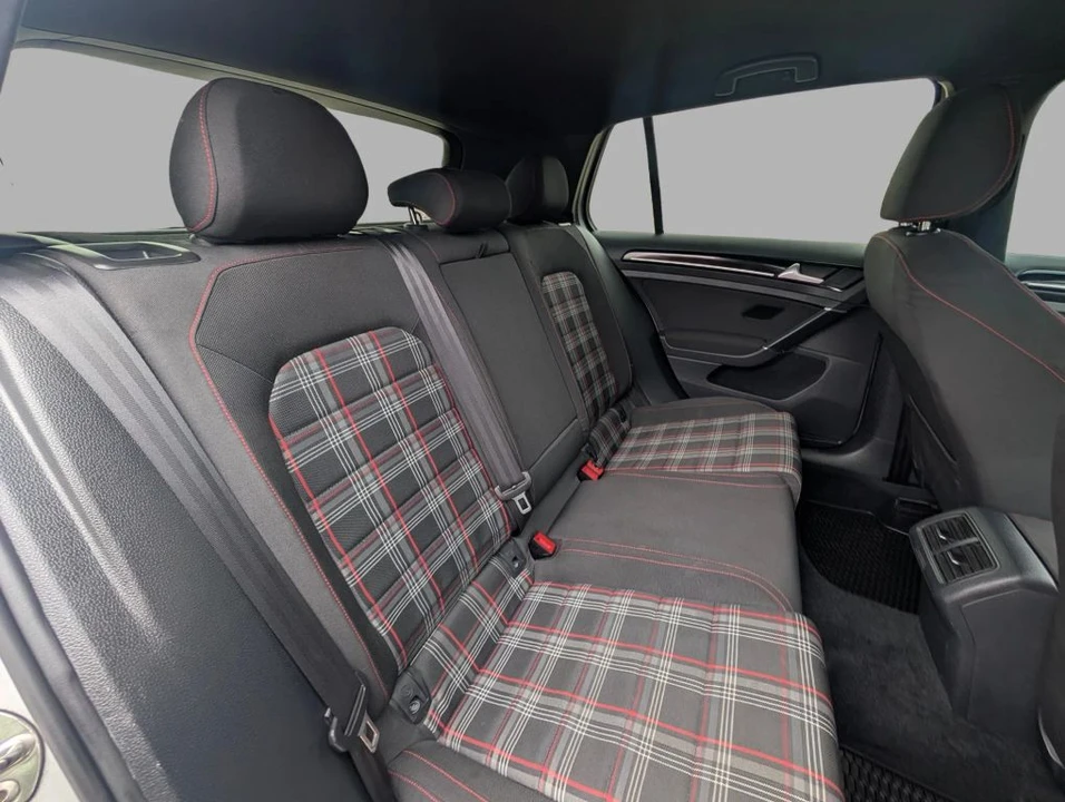 2015 Volkswagen GTI Mk7 - Image 27 of 31
