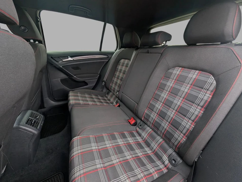 2015 Volkswagen GTI Mk7 - Image 25 of 31