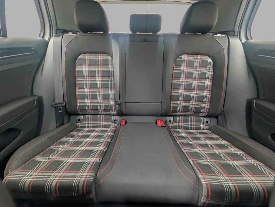 2015 Volkswagen GTI Mk7 - Image 28 of 31