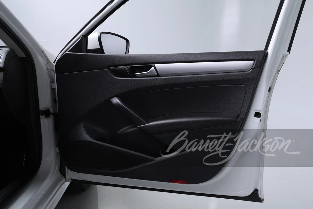 2015 Volkswagen Passat - Image 13 of 17