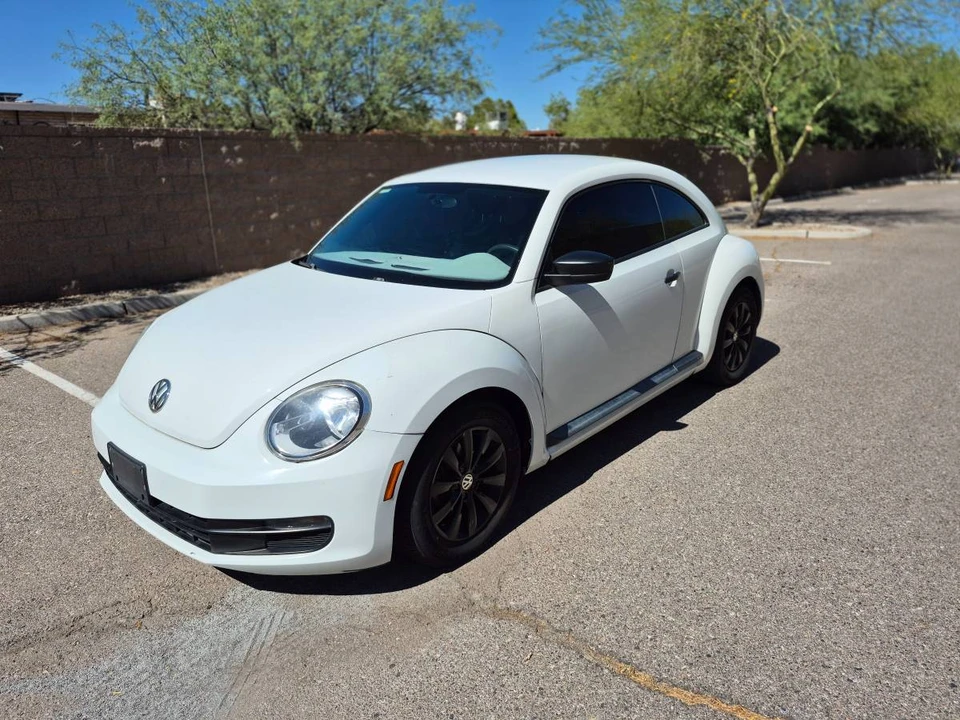 2015 Volkswagen A5 Beetle - Image 2 of 10