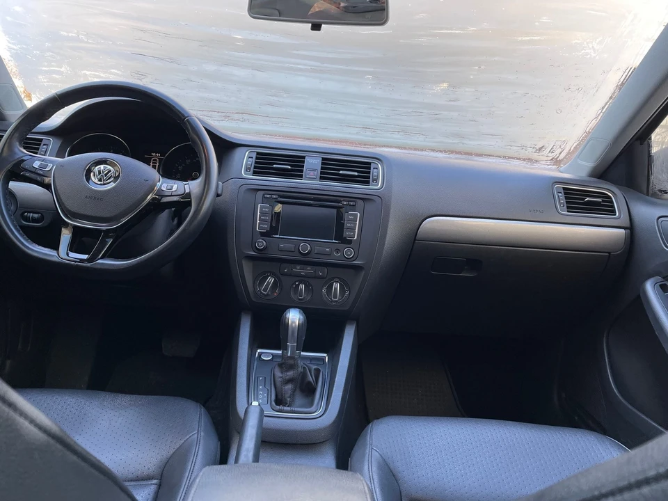 2015 Volkswagen A6 Jetta - Image 2 of 3