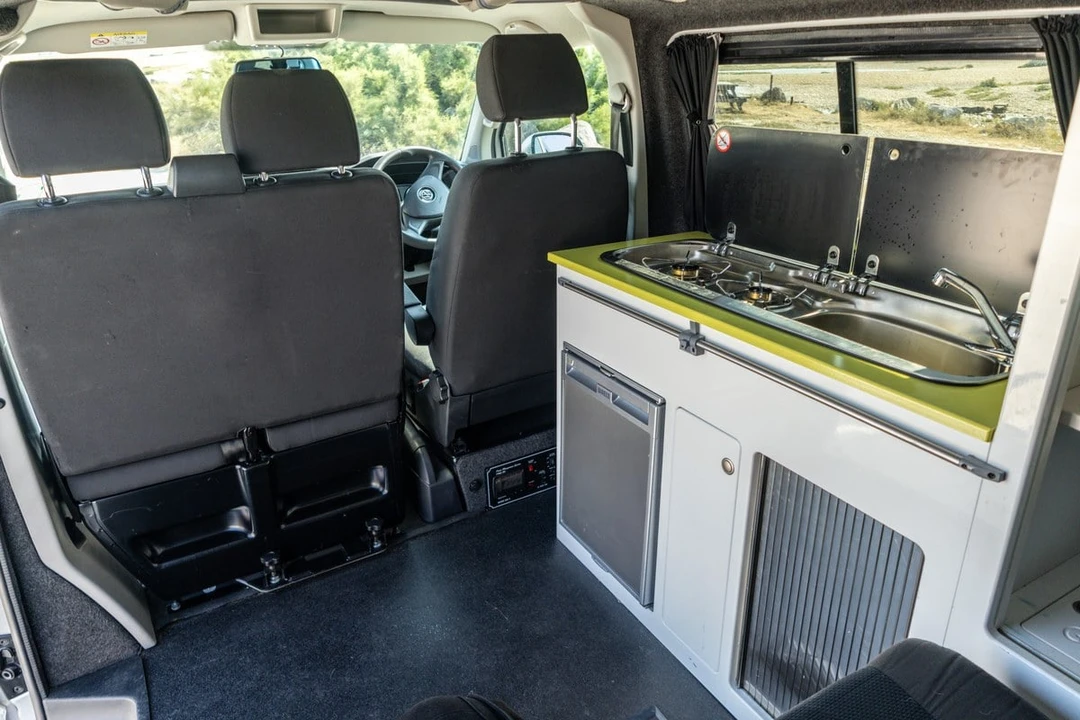 2015 Volkswagen EuroVan - Image 9 of 30