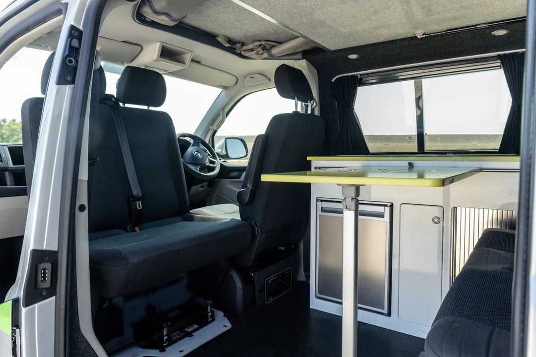 2015 Volkswagen EuroVan - Image 13 of 30