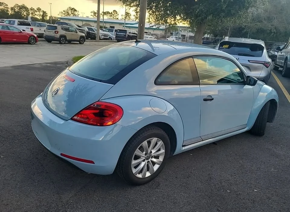 2015 Volkswagen A5 Beetle - Image 2 of 5