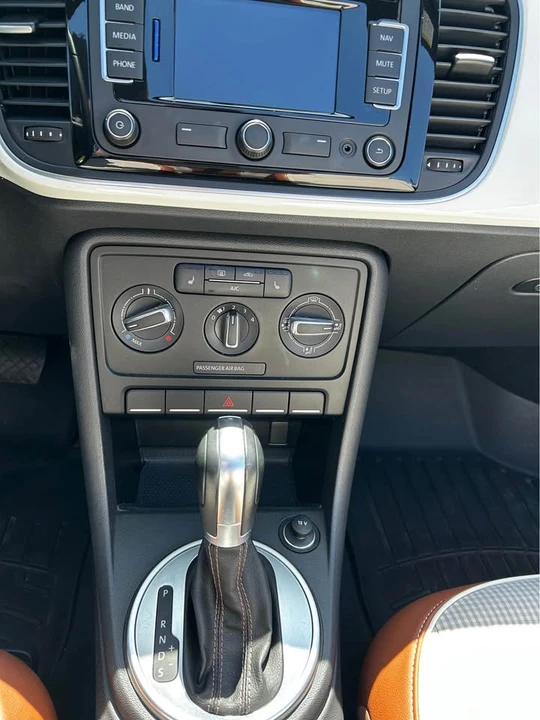 2015 Volkswagen A5 Beetle - Image 8 of 16