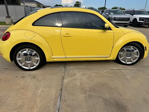 2015 Volkswagen Beetle 1.8T Classic Convertible 2D