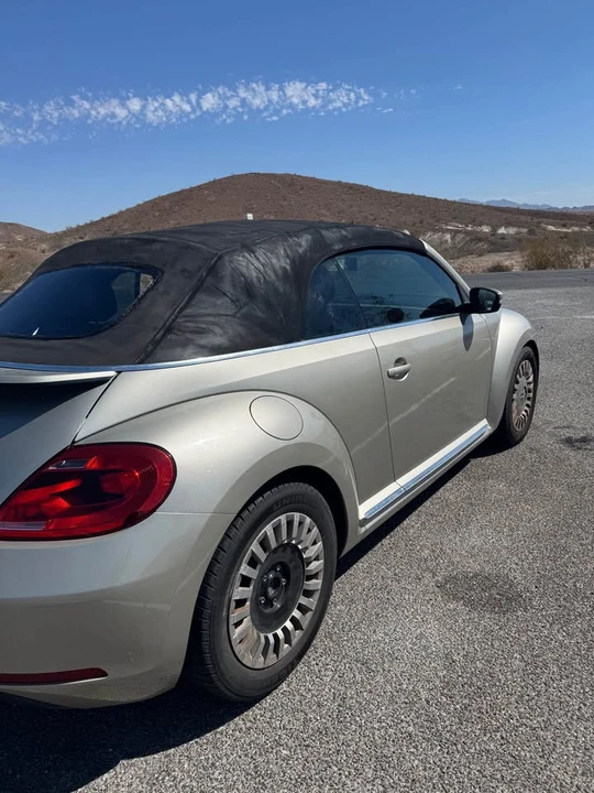 2015 Volkswagen A5 Beetle - Image 8 of 16