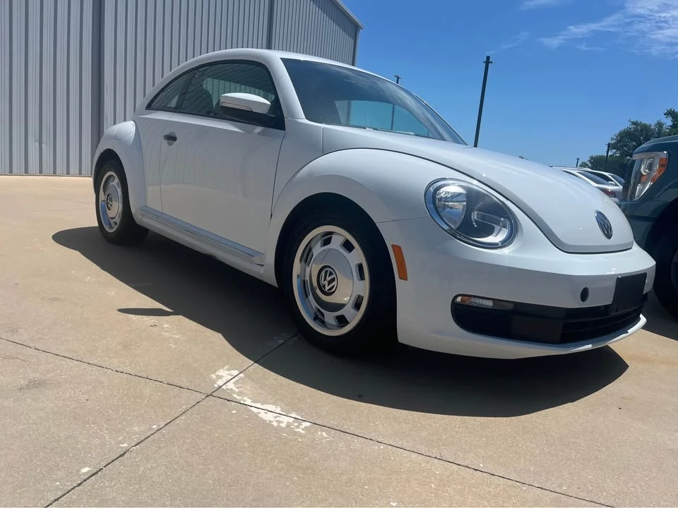 2015 Volkswagen A5 Beetle - Image 2 of 11