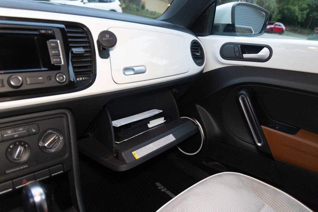 2015 Volkswagen A5 Beetle - Image 11 of 23