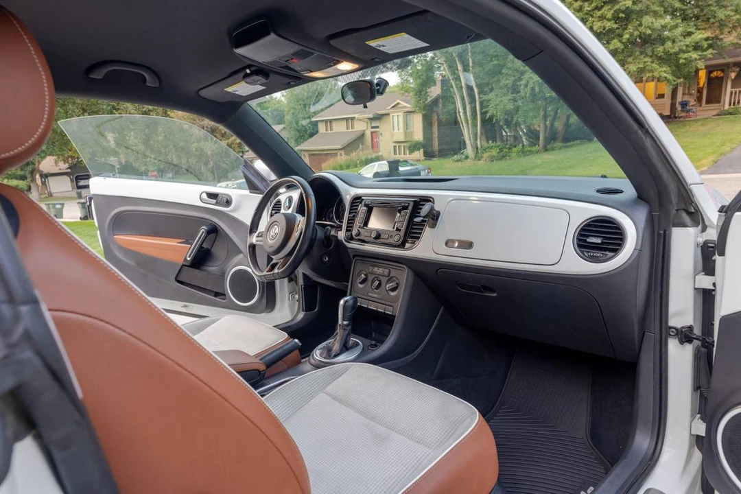 2015 Volkswagen A5 Beetle - Image 8 of 23