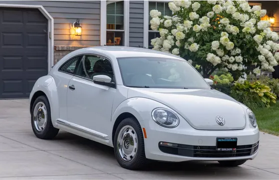2015 Volkswagen Beetle 1.8T Classic Hatchback 2D