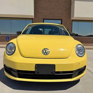 2015 Volkswagen Beetle 1.8T Classic Hatchback 2D