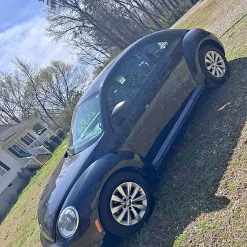 2015 Volkswagen Beetle 1.8T Classic Hatchback 2D