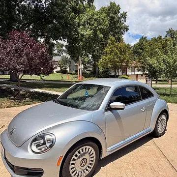 2015 Volkswagen Beetle 1.8T Classic Hatchback 2D
