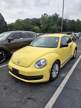 2015 Volkswagen Beetle 1.8T Classic Hatchback 2D