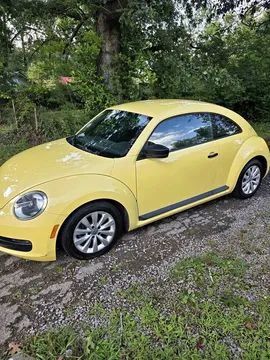 2015 Volkswagen Beetle 1.8T Classic Hatchback 2D