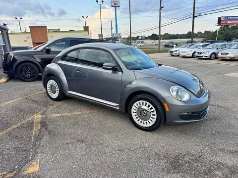 2015 Volkswagen Beetle 1.8T Classic Hatchback 2D