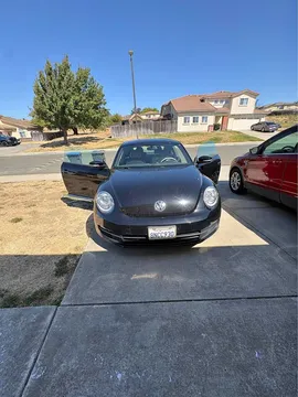 2015 Volkswagen Beetle 1.8T Classic Hatchback 2D