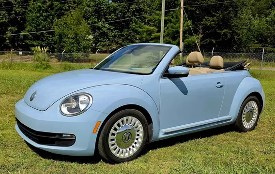 2015 Volkswagen Beetle 1.8T Convertible 2D