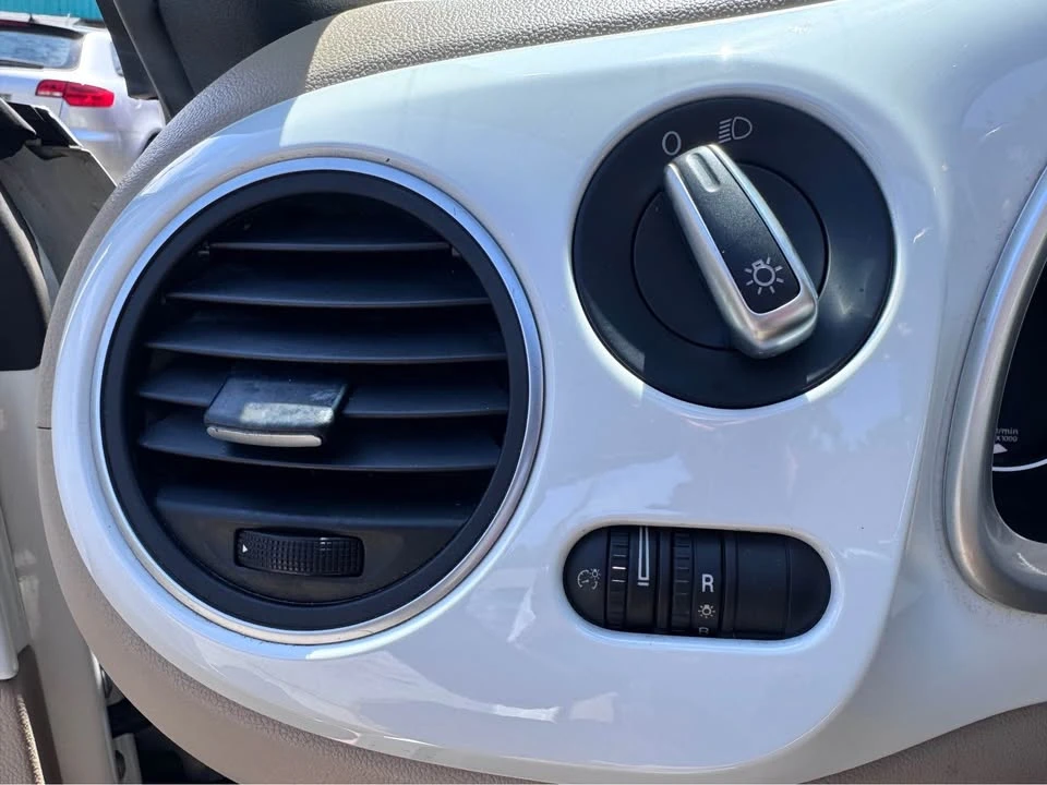 2015 Volkswagen A5 Beetle - Image 16 of 19