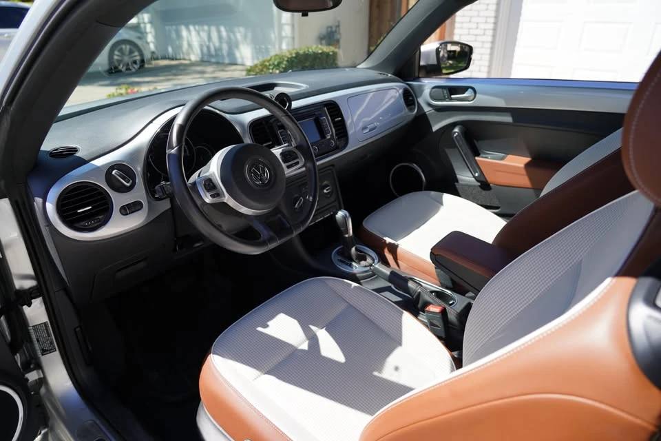 2015 Volkswagen A5 Beetle - Image 2 of 20