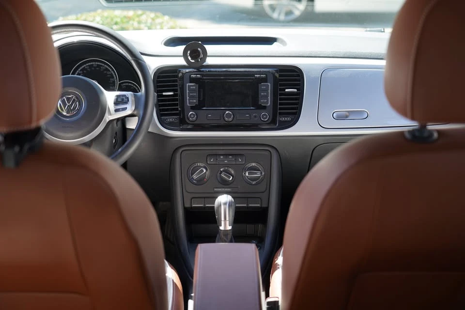 2015 Volkswagen A5 Beetle - Image 8 of 20