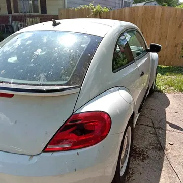 2015 Volkswagen Beetle 1.8T Entry Hatchback 2D