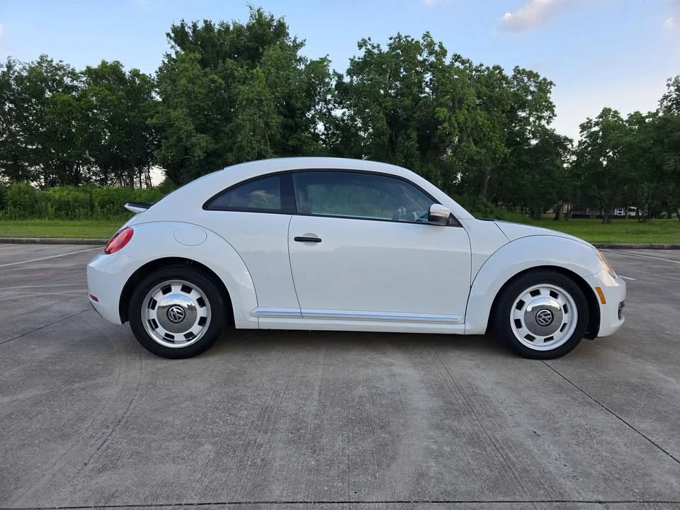 2015 Volkswagen A5 Beetle - Image 2 of 11