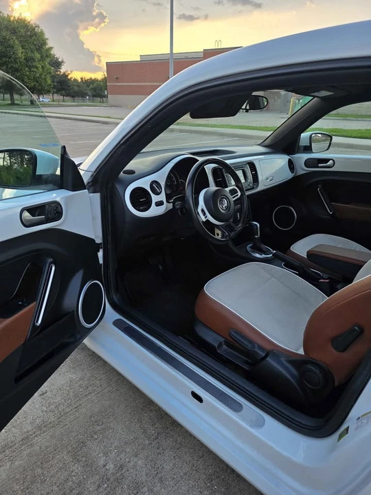 2015 Volkswagen A5 Beetle - Image 8 of 11