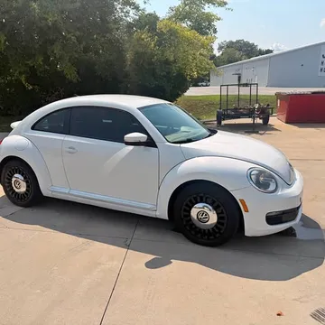 2015 Volkswagen Beetle 1.8T Hatchback 2D