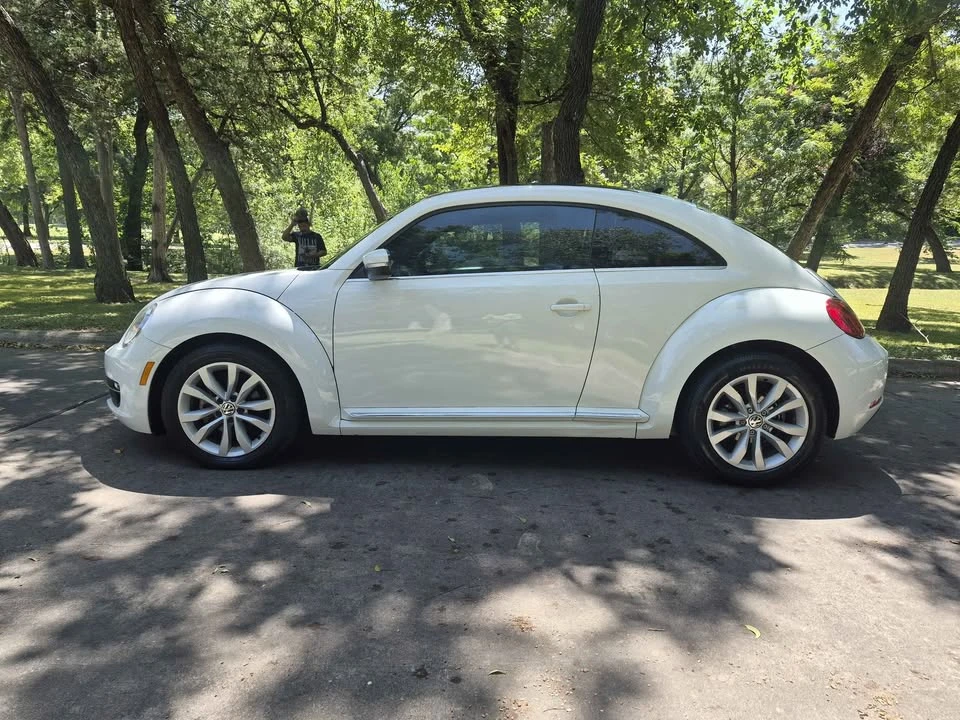 2015 Volkswagen A5 Beetle - Image 2 of 16