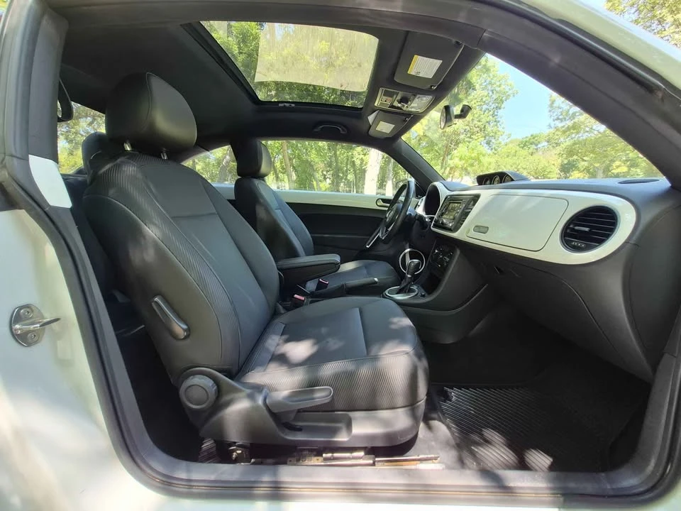 2015 Volkswagen A5 Beetle - Image 10 of 16