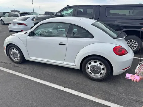 2015 Volkswagen Beetle 1.8T Hatchback 2D