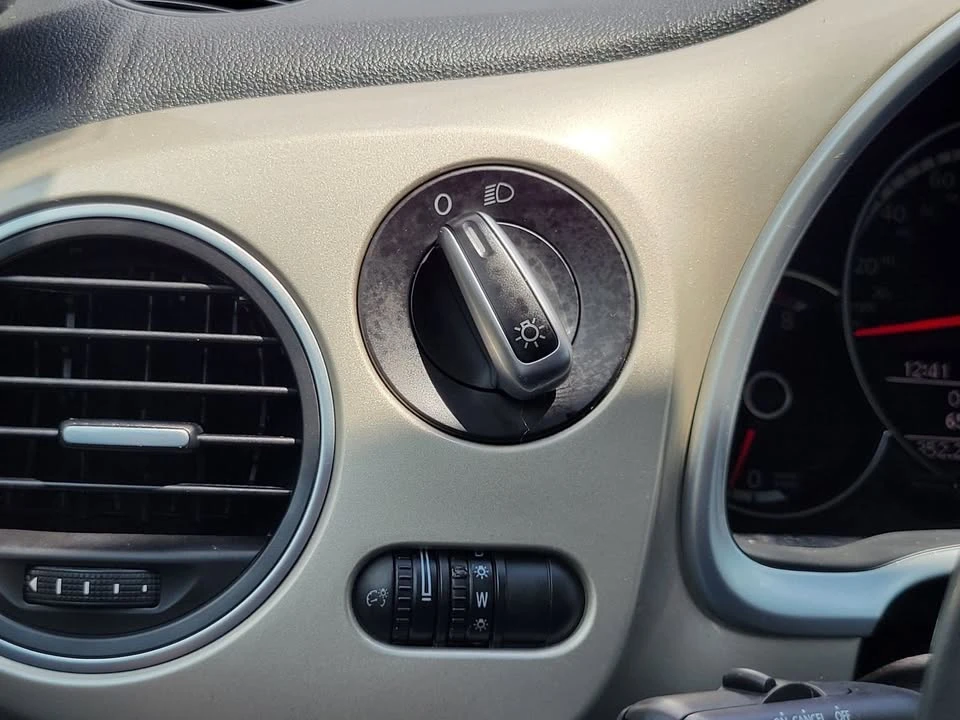2015 Volkswagen A5 Beetle - Image 11 of 20