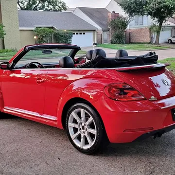 2015 Volkswagen Beetle 1.8T S Hatchback 2D