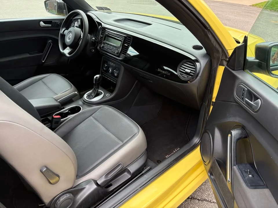 2015 Volkswagen A5 Beetle - Image 6 of 9