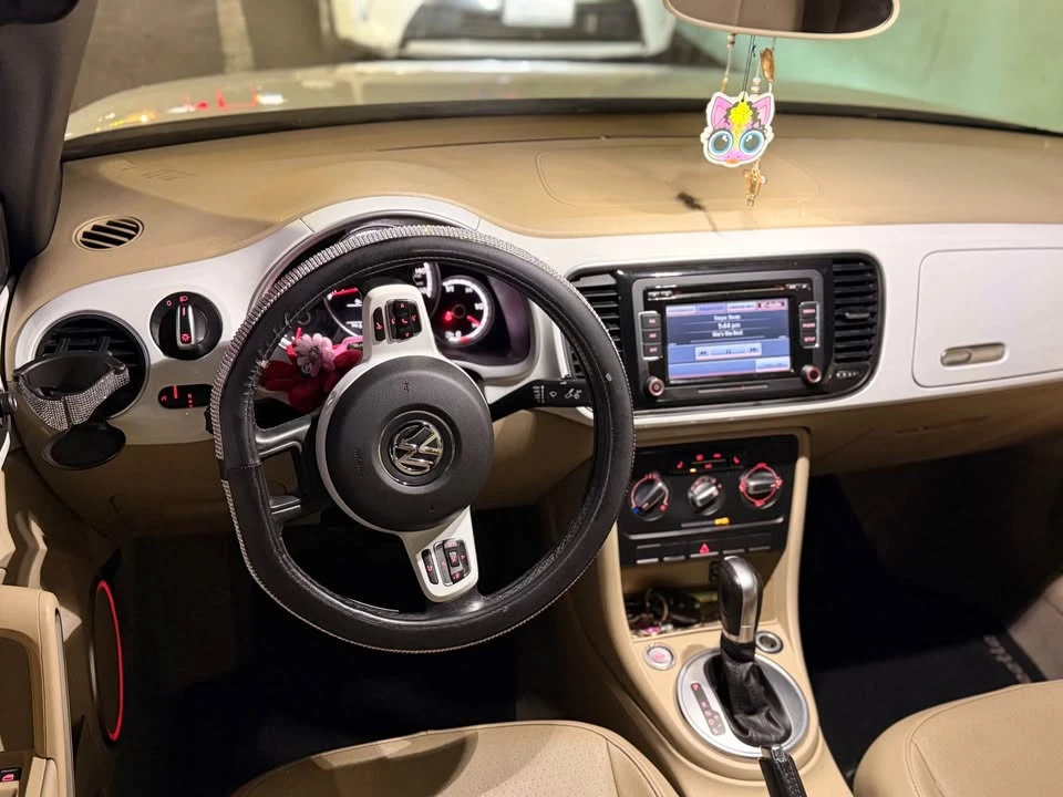 2015 Volkswagen A5 Beetle - Image 8 of 11
