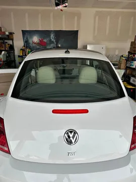 2015 Volkswagen Beetle 2.0T Turbo Hatchback 2D
