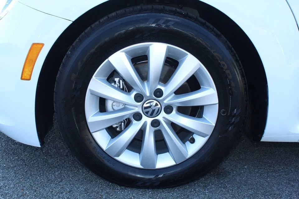 2015 Volkswagen A5 Beetle - Image 10 of 20