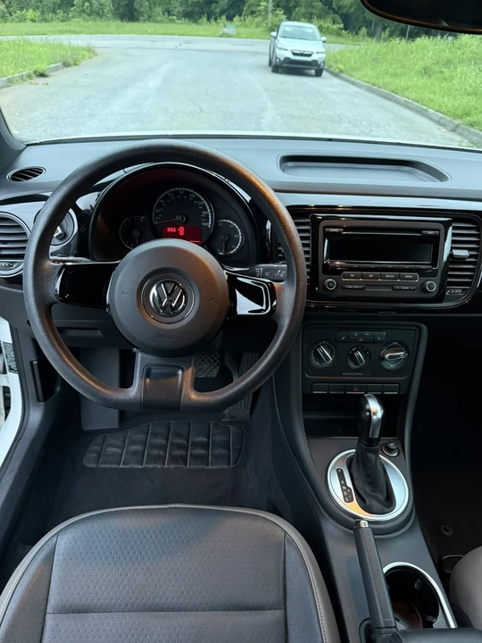 2015 Volkswagen A5 Beetle - Image 8 of 17