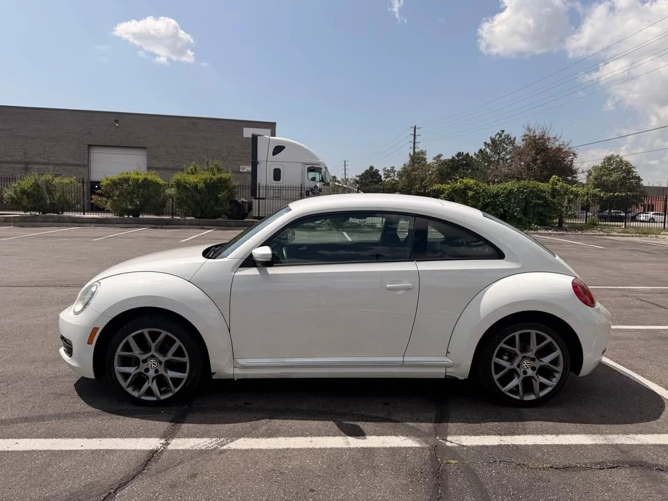 2015 Volkswagen A5 Beetle - Image 2 of 9