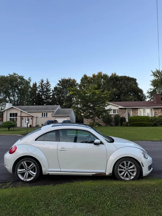 2015 Volkswagen A5 Beetle - Image 5 of 10