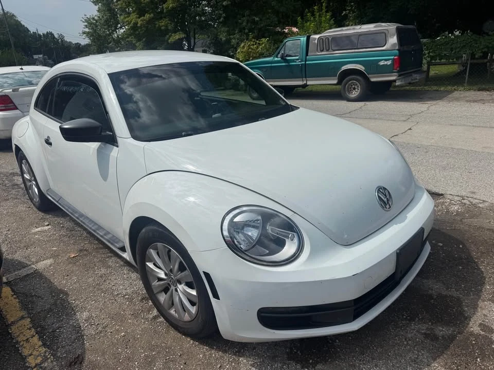 2015 Volkswagen A5 Beetle - Image 3 of 10