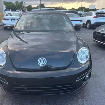 2015 Volkswagen Beetle R-Line Hatchback 2D
