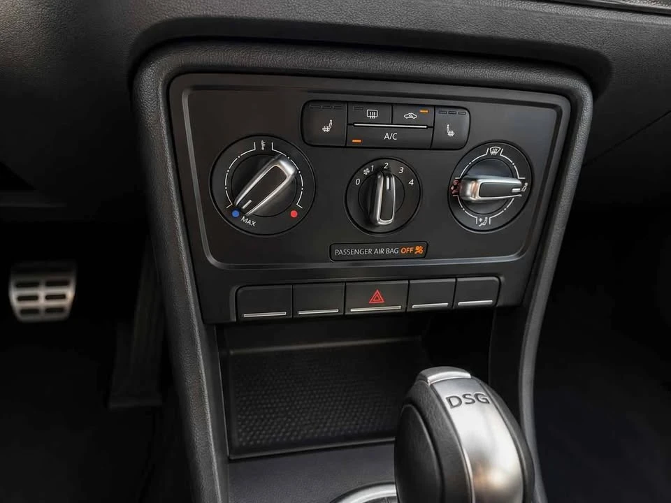 2015 Volkswagen A5 Beetle - Image 11 of 16