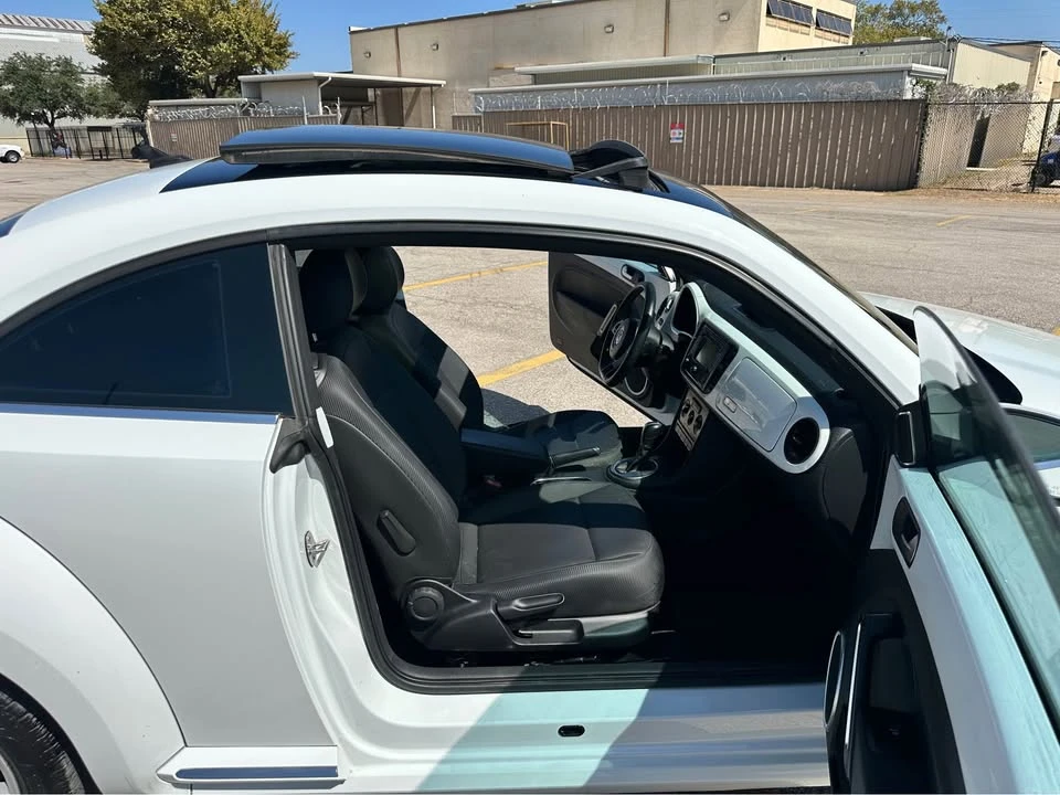 2015 Volkswagen A5 Beetle - Image 16 of 20