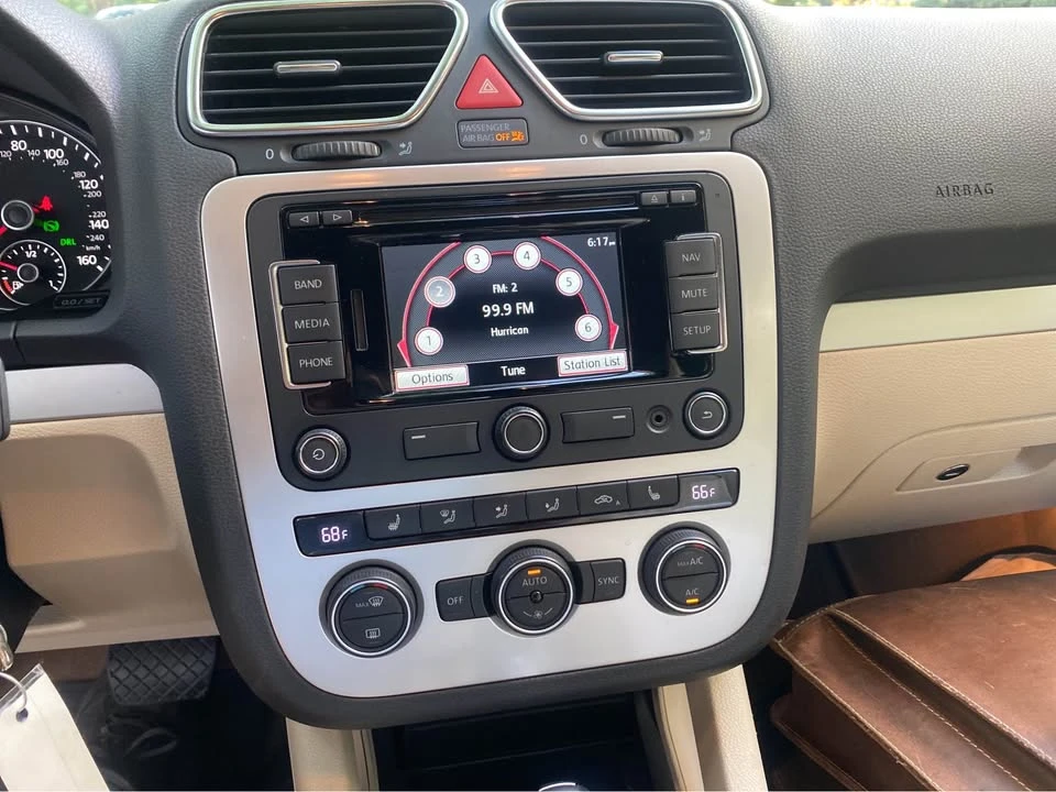 2015 Volkswagen Eos - Image 10 of 16