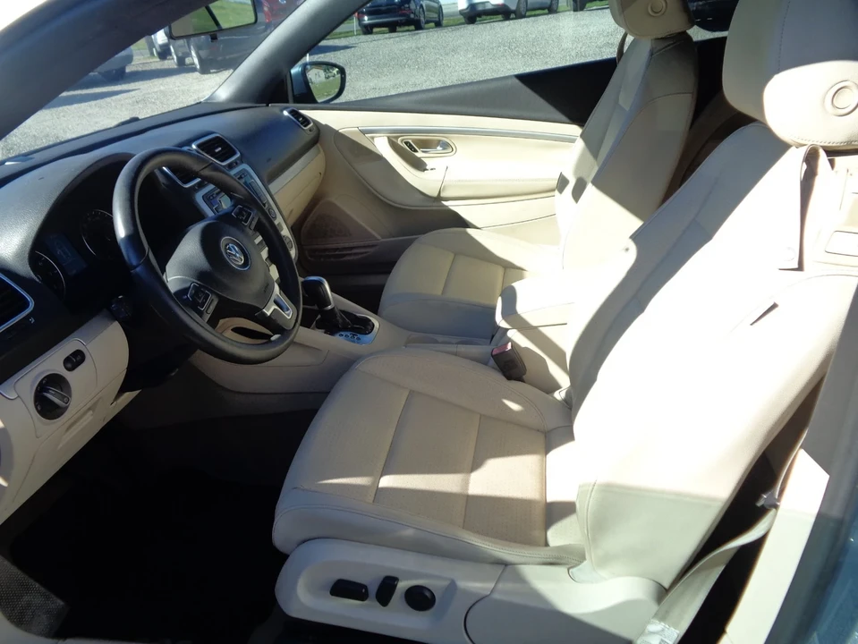 2015 Volkswagen Eos - Image 2 of 21